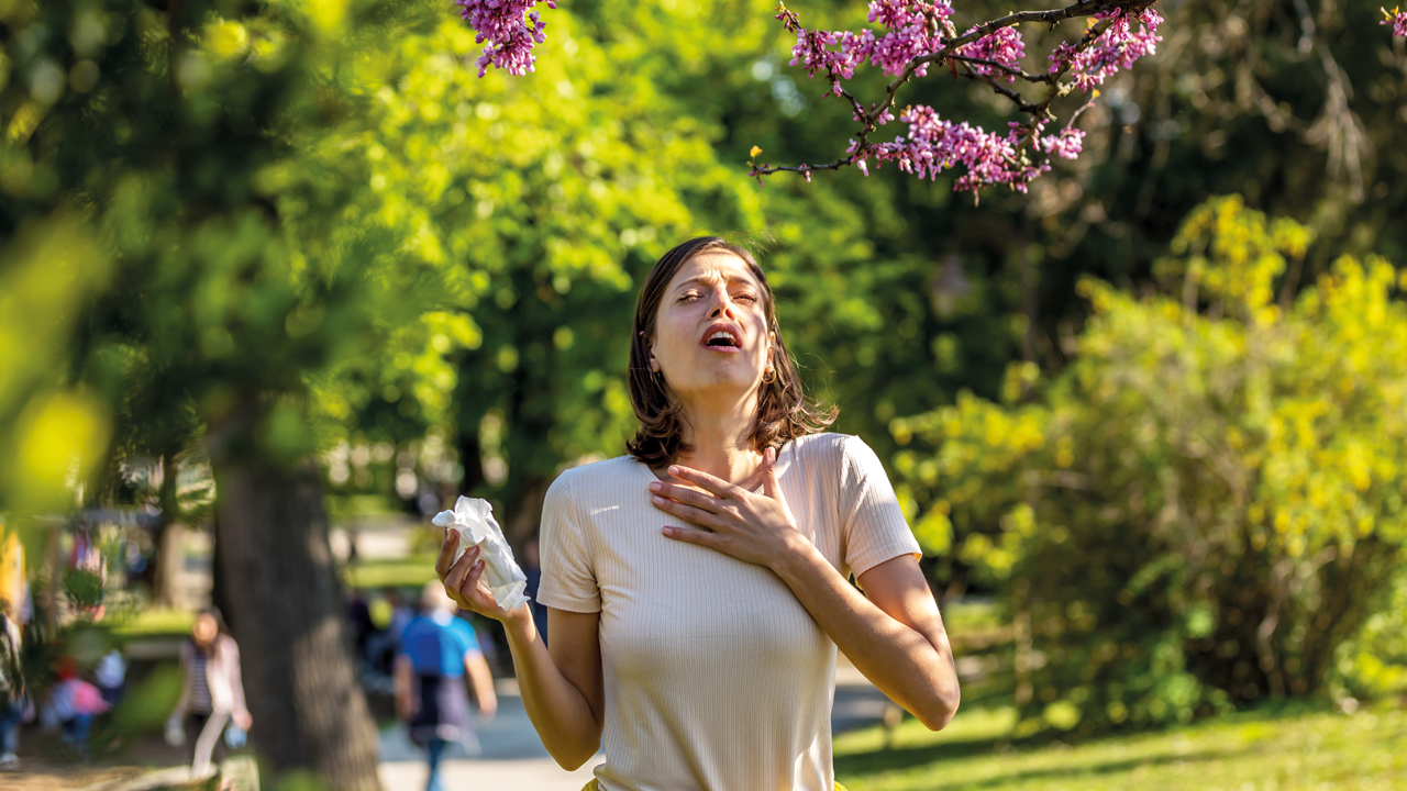 woman sneezing.jpg